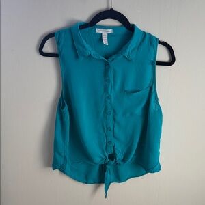 Sleeveless Teal Tie-Front Button Shirt - Ambiance Apparel.